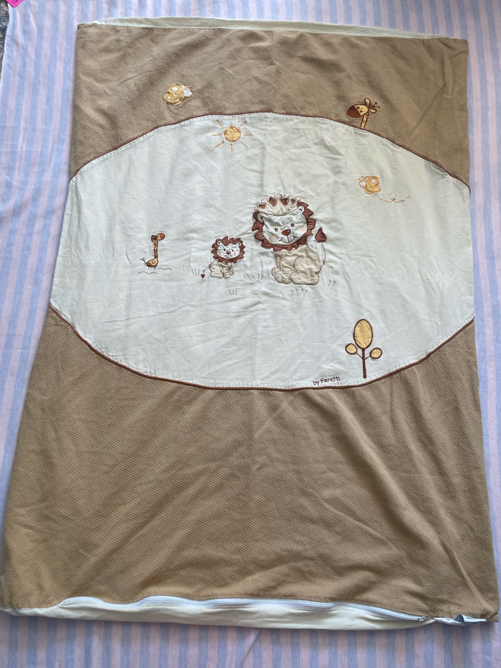 Vintage Cream and Brown Lion Appliqué Baby Quilt Cover